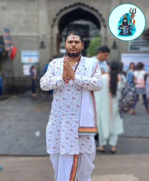 Pandit Rakesh Shukla Guruji at Trimbakeshwar temple